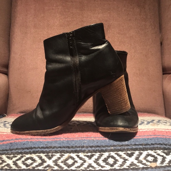 SOLD J. Crew AGGIE boots - Picture 4 of 8